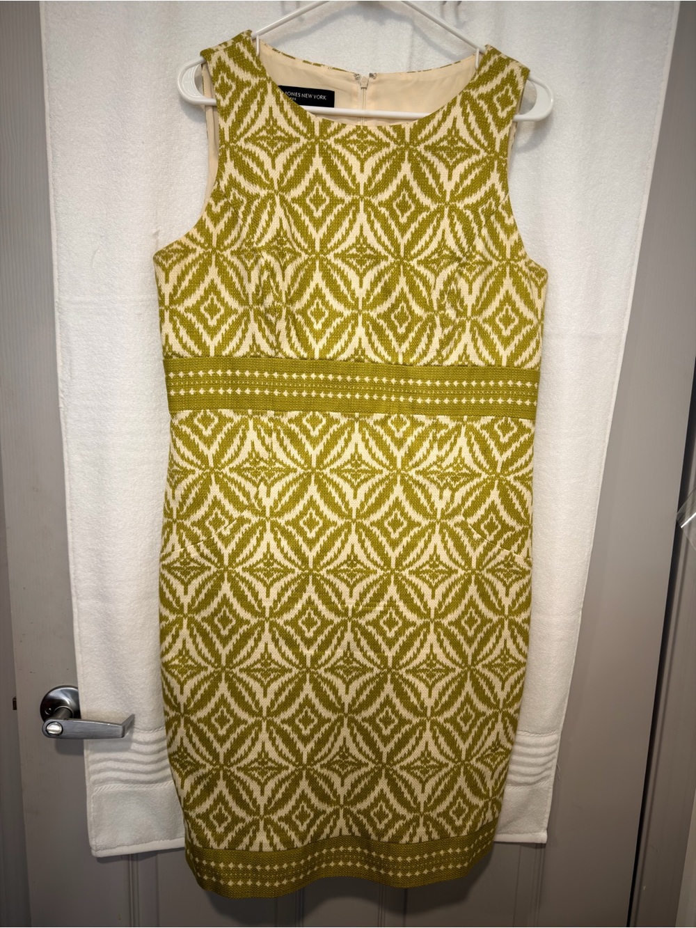 Jones New York Size 12 Olive Green Cream Geometric Sheath Dress